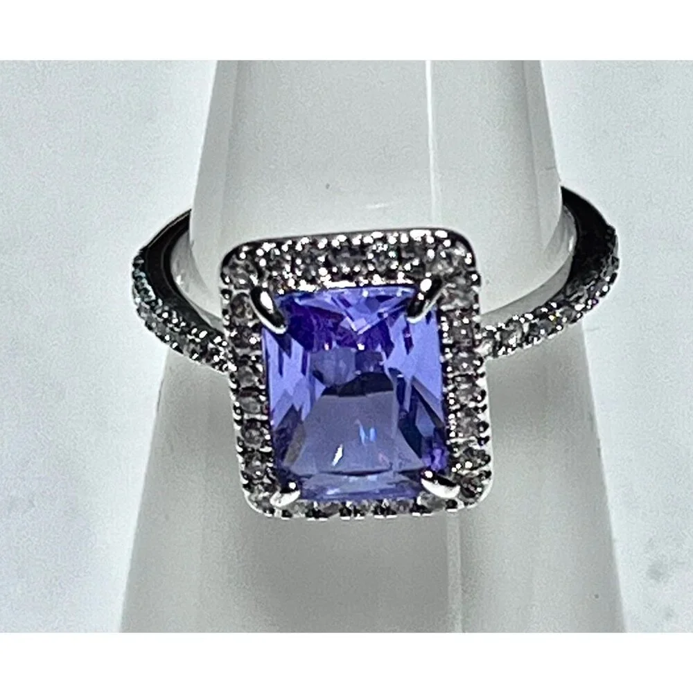 Ring Bomb Party RIng, size 6, NWOT, purple main stone, silver color band - Picture 1 of 7